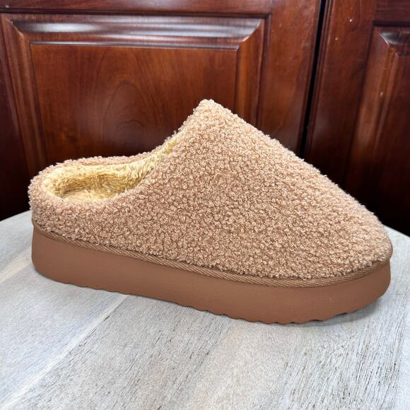Mia Icee Womens Faux Shearling Platform Slipper Size 9 Tan Cushioned Slip On New - Picture 12 of 12